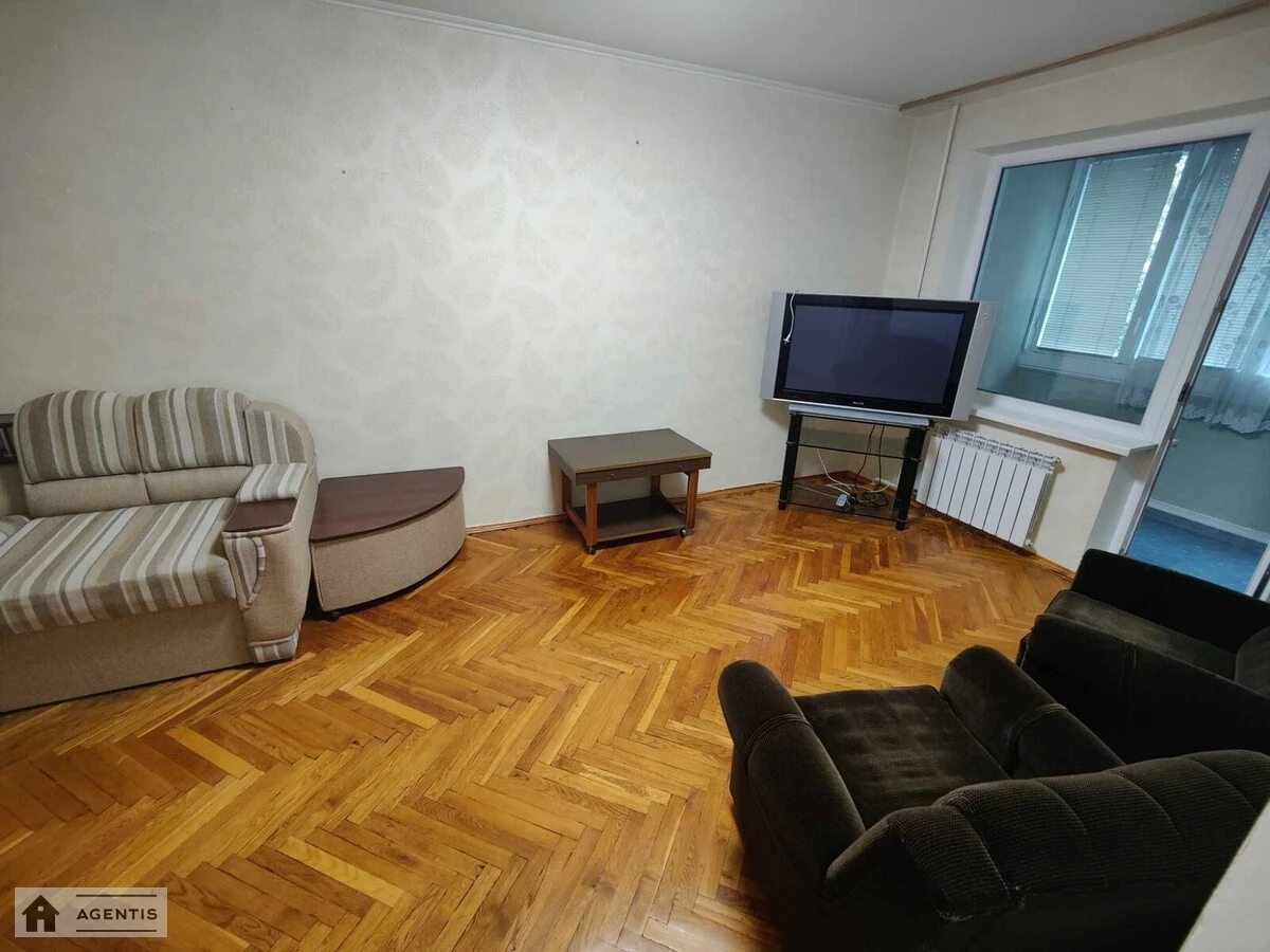 Apartment for rent 1 room, 34 m², 3rd fl./9 floors. 14, Mykoly Ushakova vul., Kyiv. 