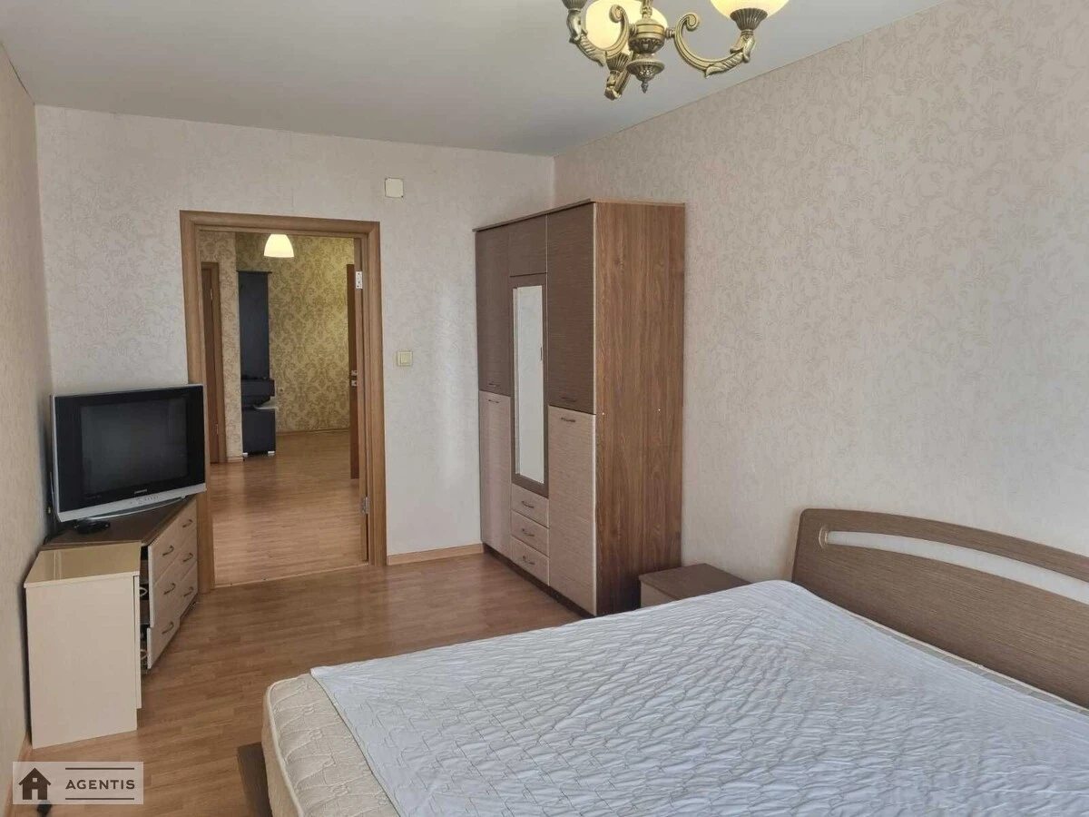 Apartment for rent 3 rooms, 95 m², 11th fl./25 floors. 1, Vadyma Hetmana vul., Kyiv. 