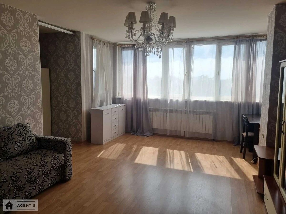 Apartment for rent 3 rooms, 95 m², 11th fl./25 floors. 1, Vadyma Hetmana vul., Kyiv. 