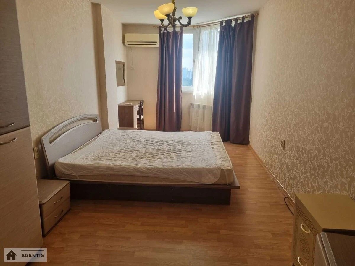 Apartment for rent 3 rooms, 95 m², 11th fl./25 floors. 1, Vadyma Hetmana vul., Kyiv. 