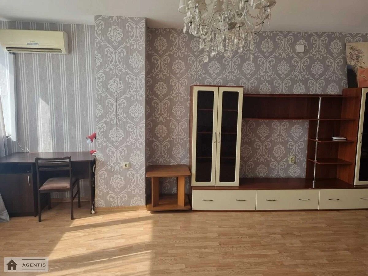 Сдам квартиру 3 комнаты, 95 m², 11 эт./25 этажей. 1, Вадима Гетьмана вул., Киев. 