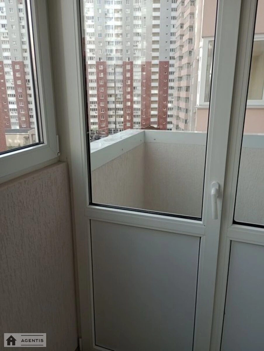 Apartment for rent 1 room, 33 m², 6th fl./25 floors. 3, Baltiyskiy 3, Kyiv. 