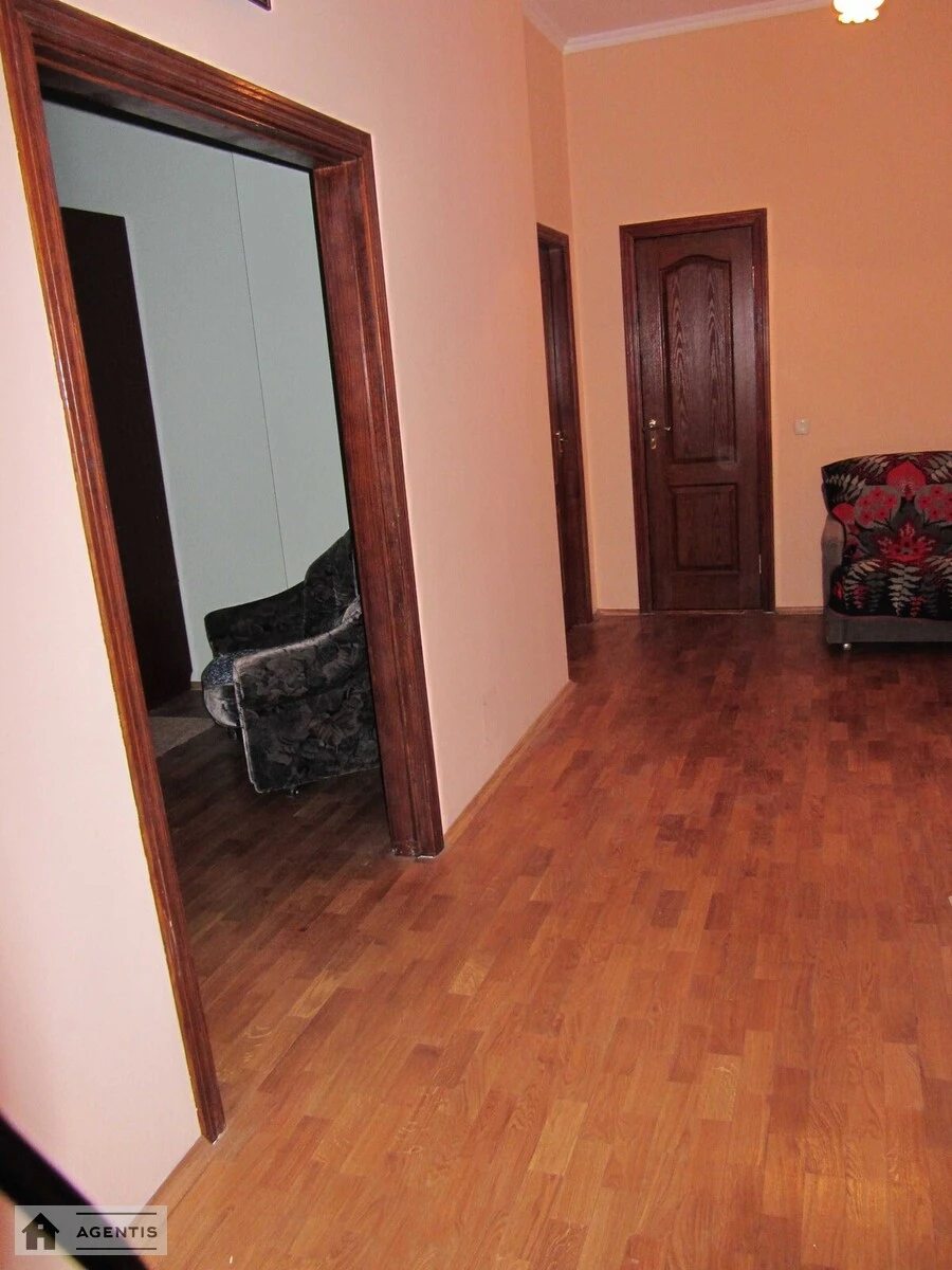 Apartment for rent 2 rooms, 90 m², 2nd fl./22 floors. 10, Hnata Khotkevycha vul. Chervonohvardiyska, Kyiv. 