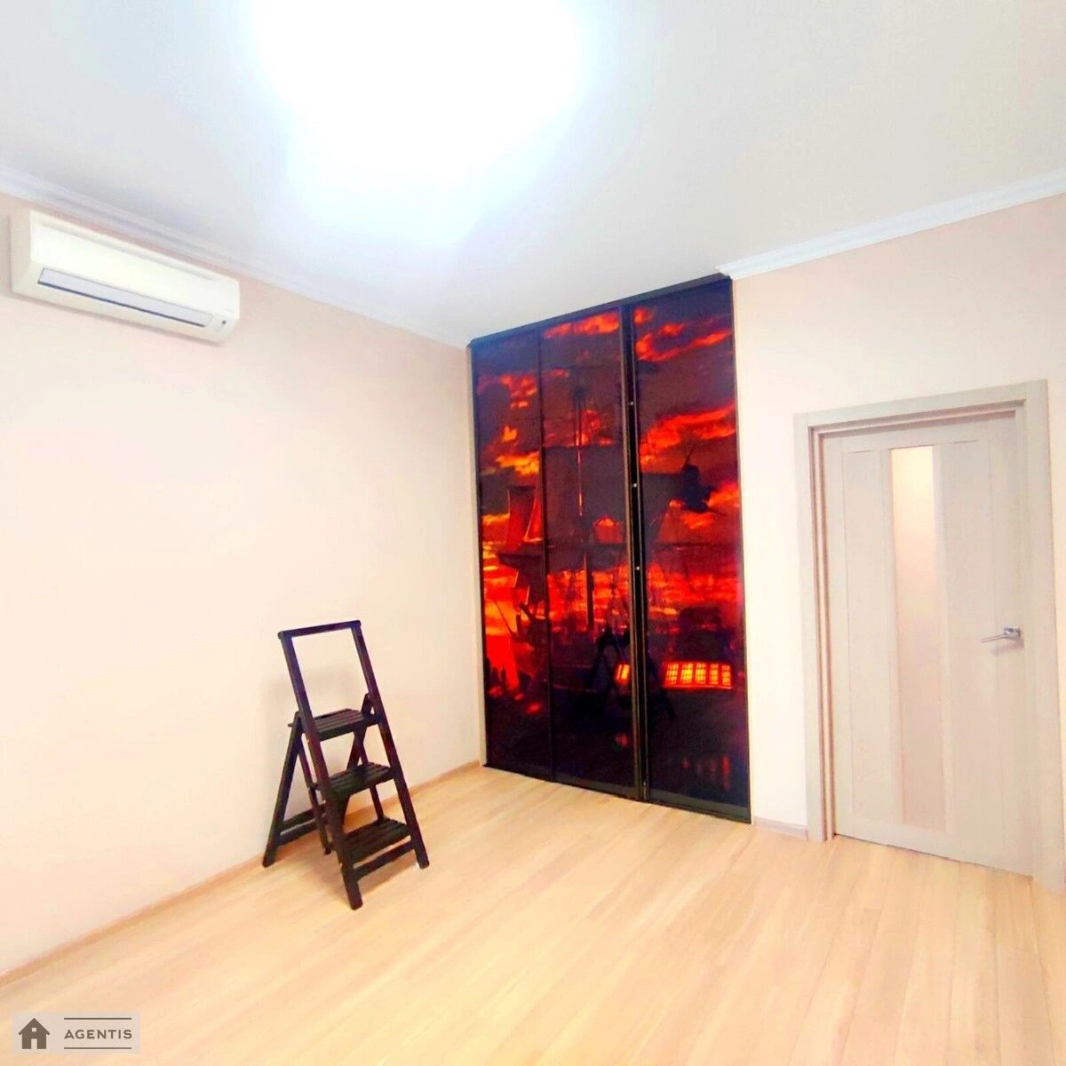 Apartment for rent 2 rooms, 80 m², 12th fl./25 floors. 3, Radunska 3, Kyiv. 