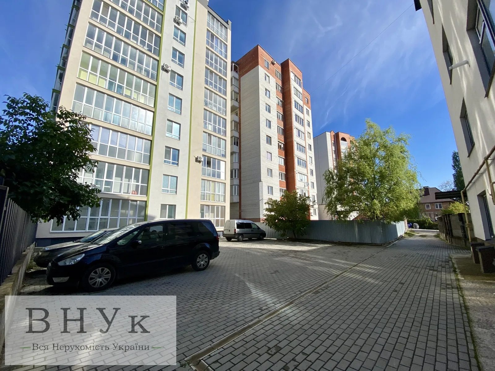 Apartments for sale 2 rooms, 90 m², 5th fl./5 floors. 1, Tsehelnyy prov., Ternopil. 