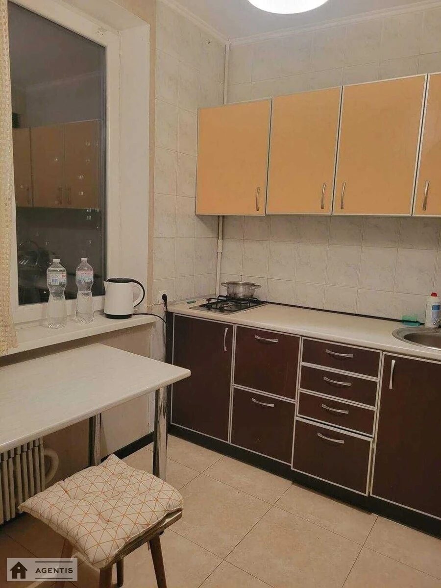 Сдам квартиру 1 комната, 32 m², 8 эт./24 этажа. Михайла Донця вул., Киев. 