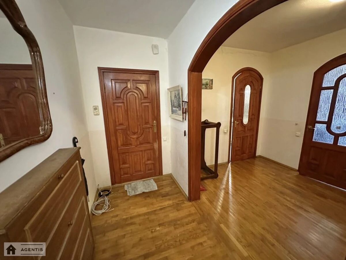 Сдам квартиру 3 комнаты, 105 m², 5 эт./16 этажей. 1, Бориса Гмирі вул., Киев. 