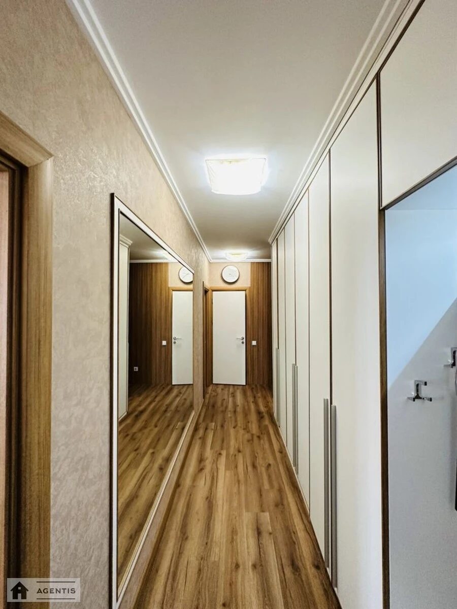 Apartment for rent 3 rooms, 83 m², 7th fl./10 floors. Regeneratorna, Kyiv. 