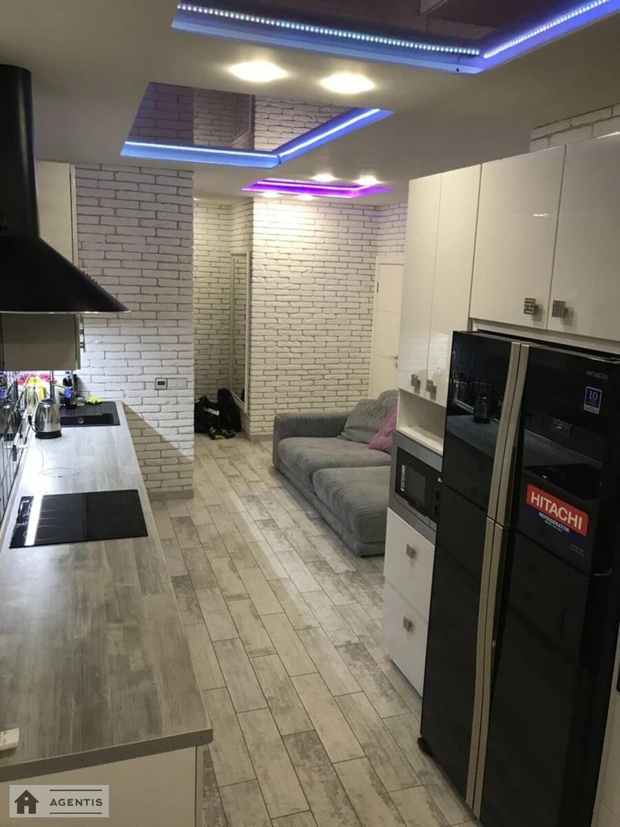 Здам квартиру 2 кімнати, 52 m², 23 пов./25 поверхів. 2, Драгоманова 2, Київ. 