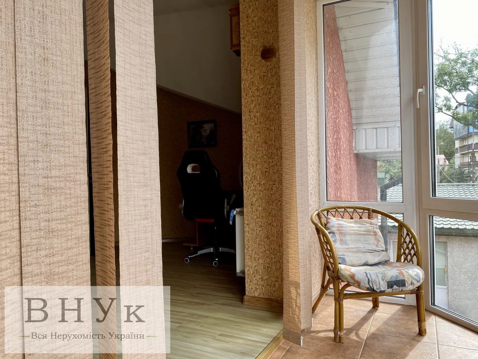 House for sale 200 m², 3 floors. 57, Krushelnytskoyi S. vul., Ternopil. 