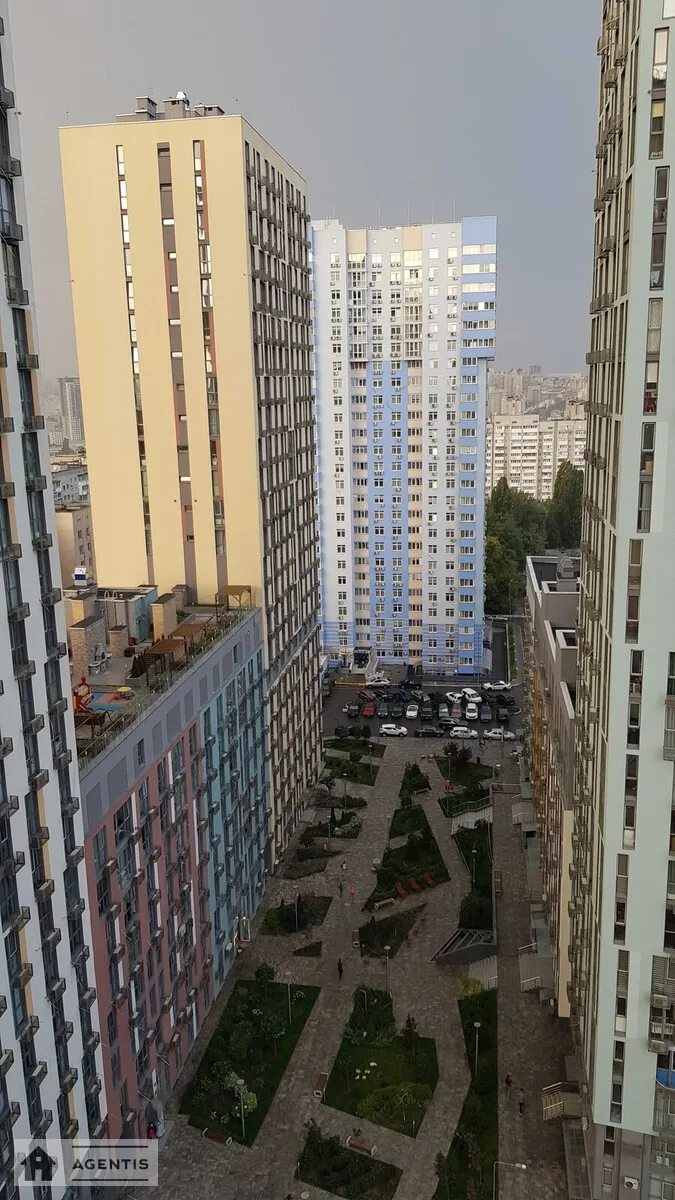 Сдам квартиру 1 комната, 45 m², 17 эт./24 этажа. 7, Богдановская 7, Киев. 