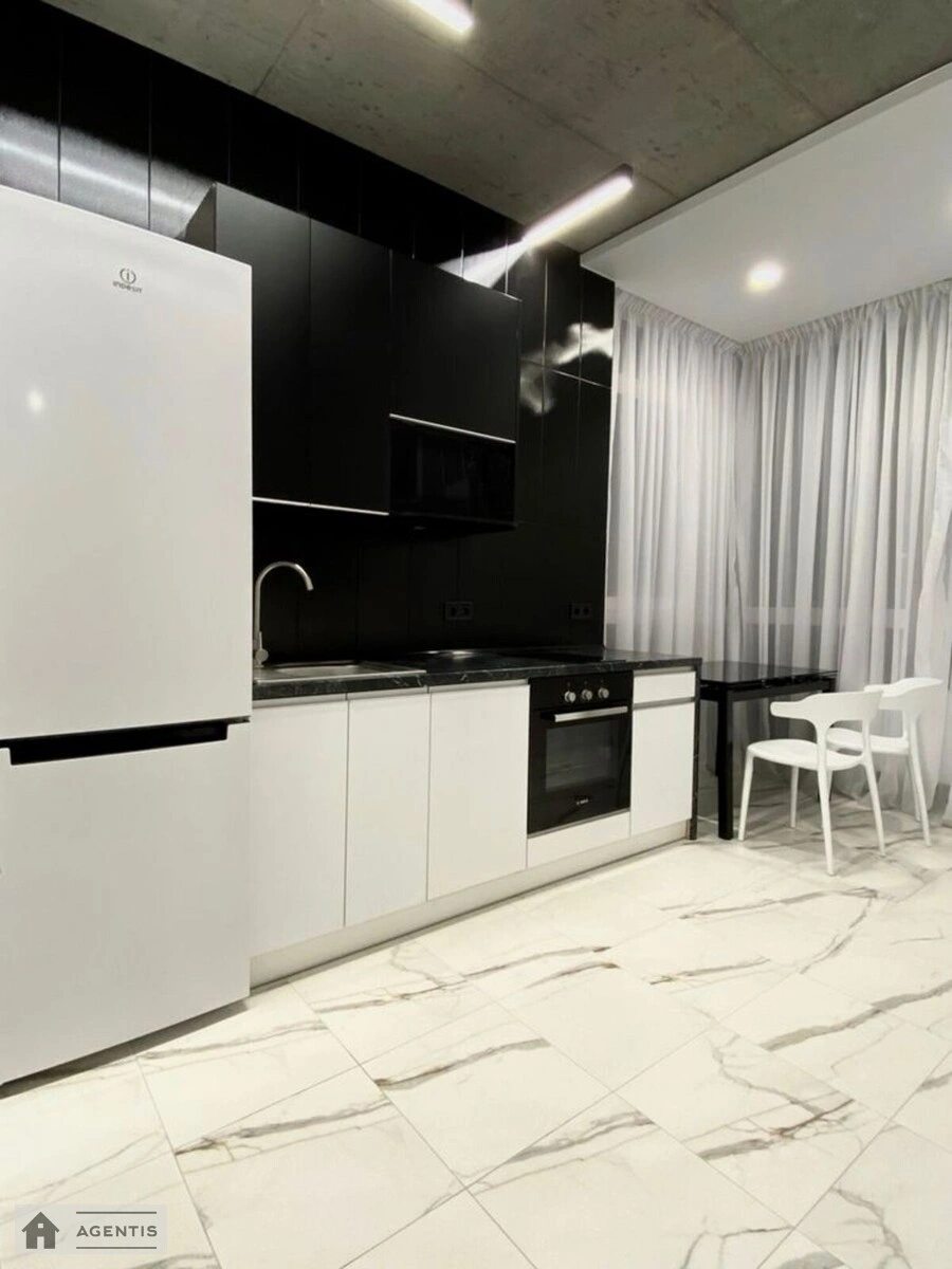 Сдам квартиру 2 комнаты, 48 m², 3 эт./18 этажей. 42, Предславинская 42, Киев. 