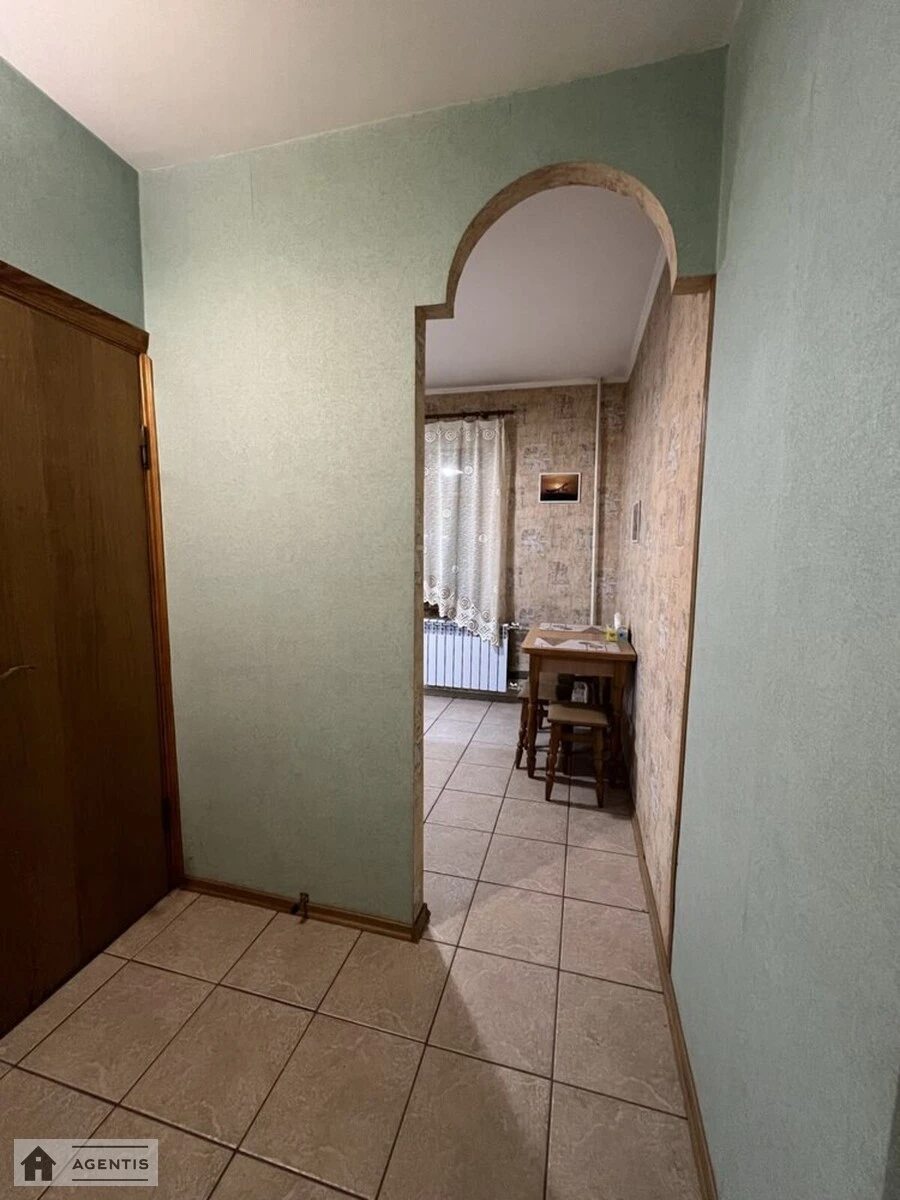 Здам квартиру 2 кімнати, 56 m², 6 пов./16 поверхів. 77, Автозаводська 77, Київ. 