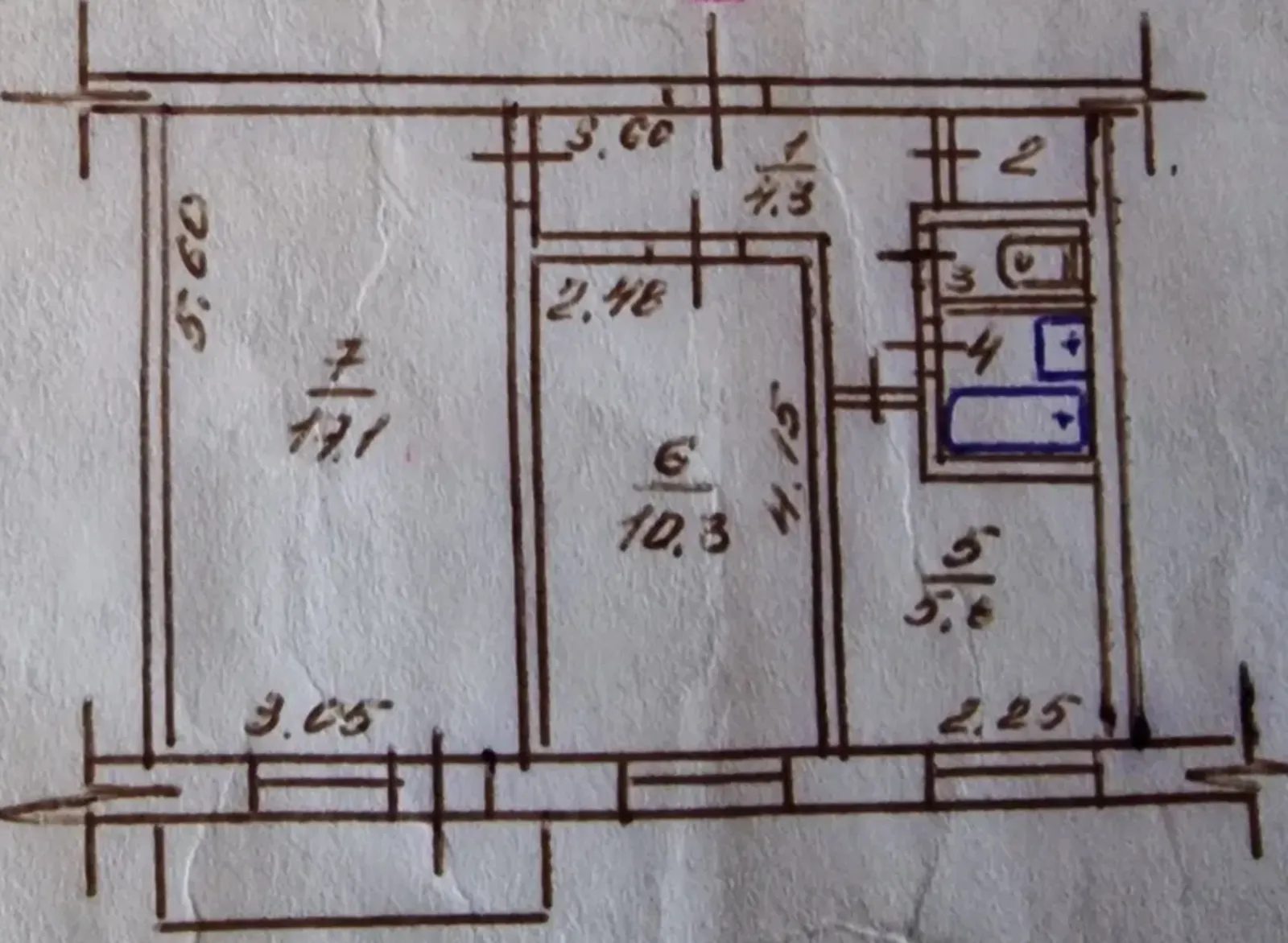 Apartments for sale 2 rooms, 42 m², 5th fl./5 floors. Фортечний (кіровський), Kropyvnytskyy. 