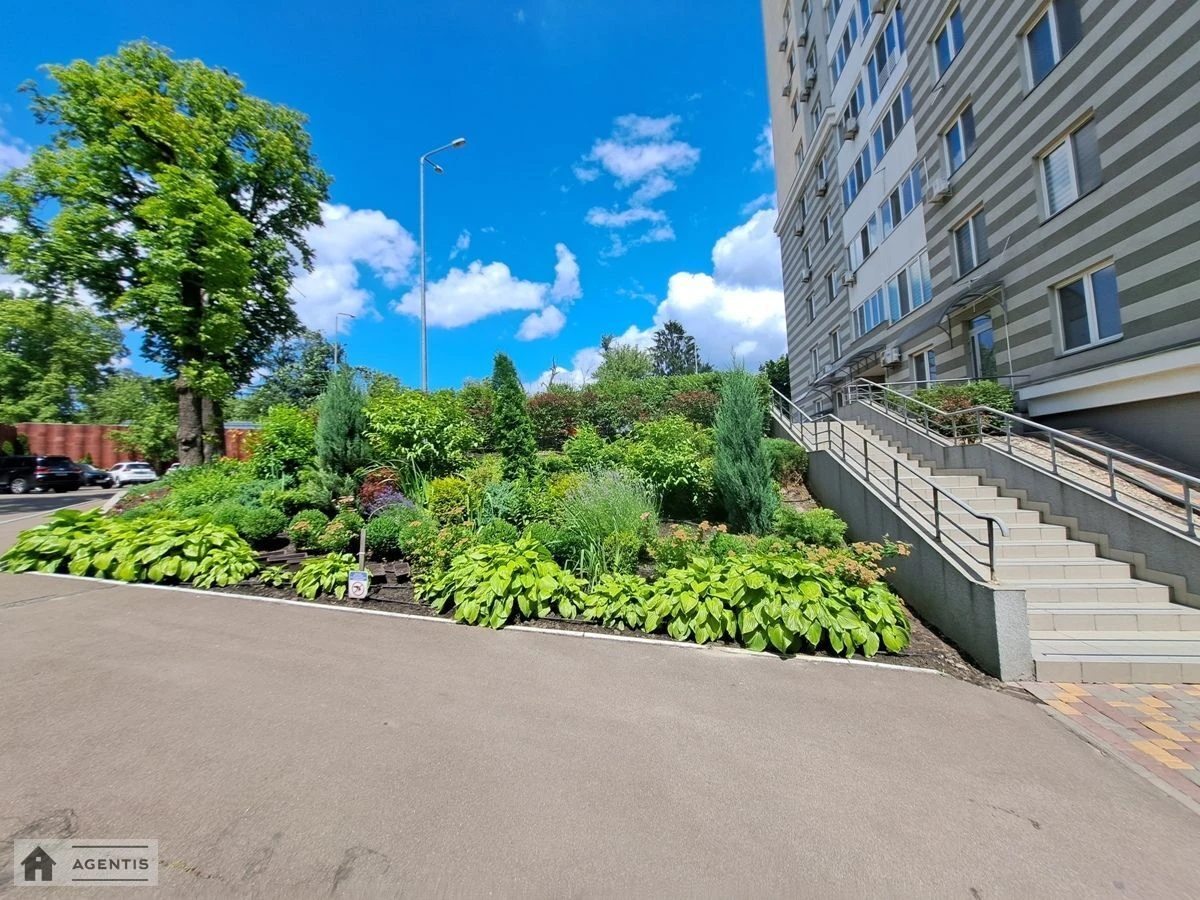 Apartment for rent 2 rooms, 65 m², 9th fl./24 floors. 1, Tbiliskiy 1, Kyiv. 