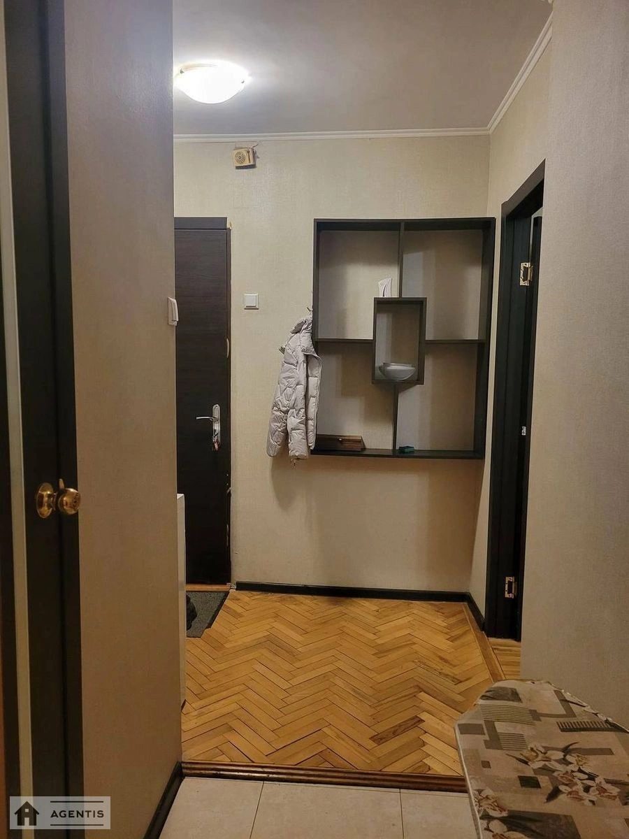 Сдам квартиру 1 комната, 32 m², 8 эт./24 этажа. 2, Михайла Донця вул., Киев. 