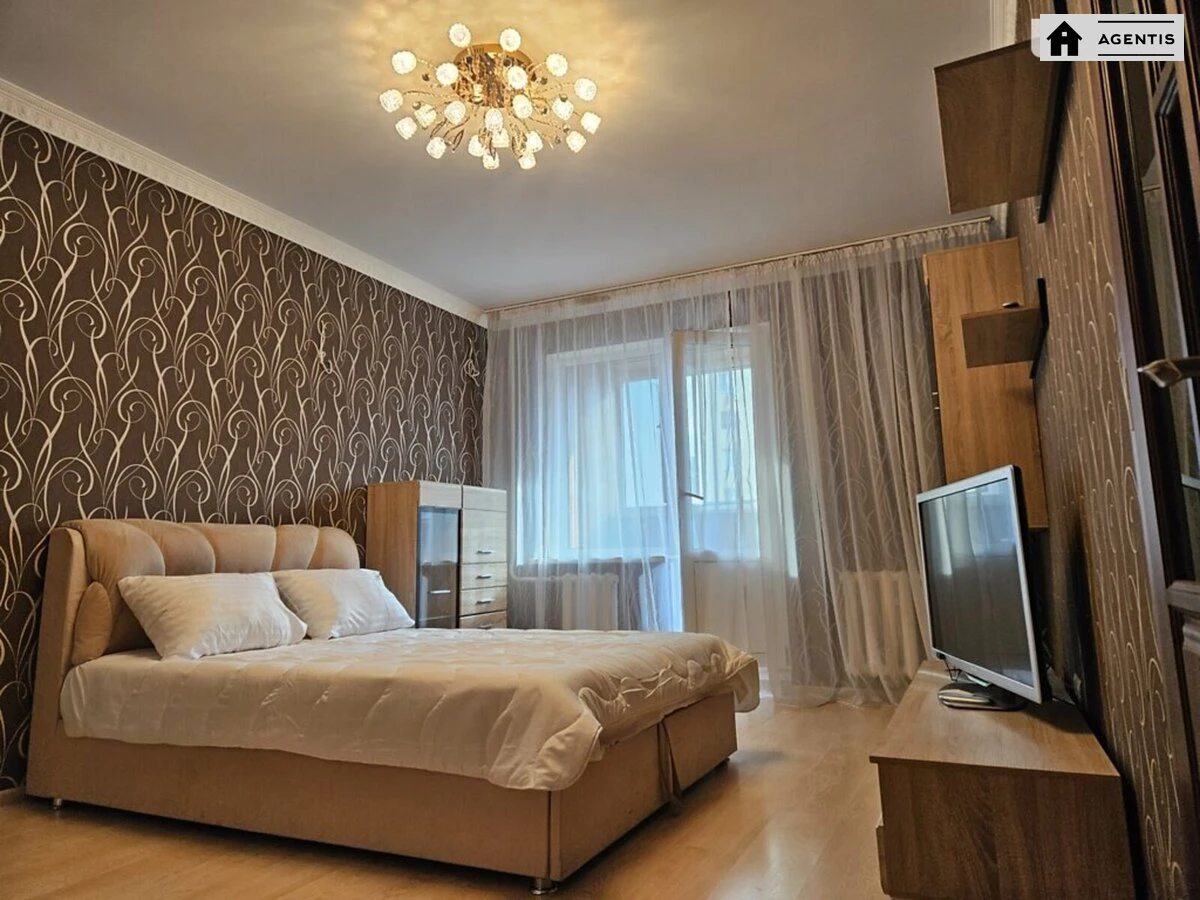 Сдам квартиру 2 комнаты, 75 m², 16 эт./25 этажей. 38, Урловская 38, Киев. 