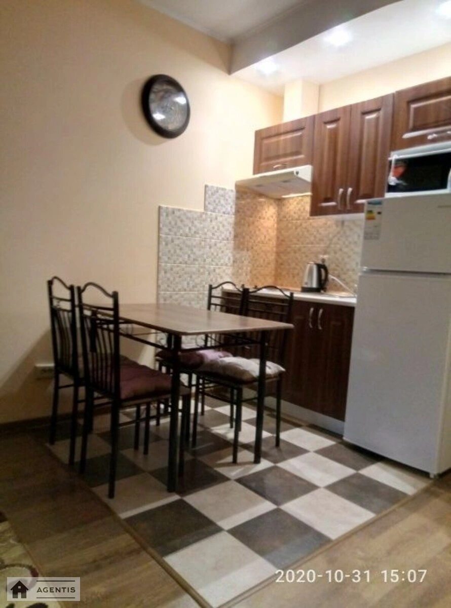 Apartment for rent 1 room, 30 m², 4th fl./26 floors. Polova, Kyiv. 