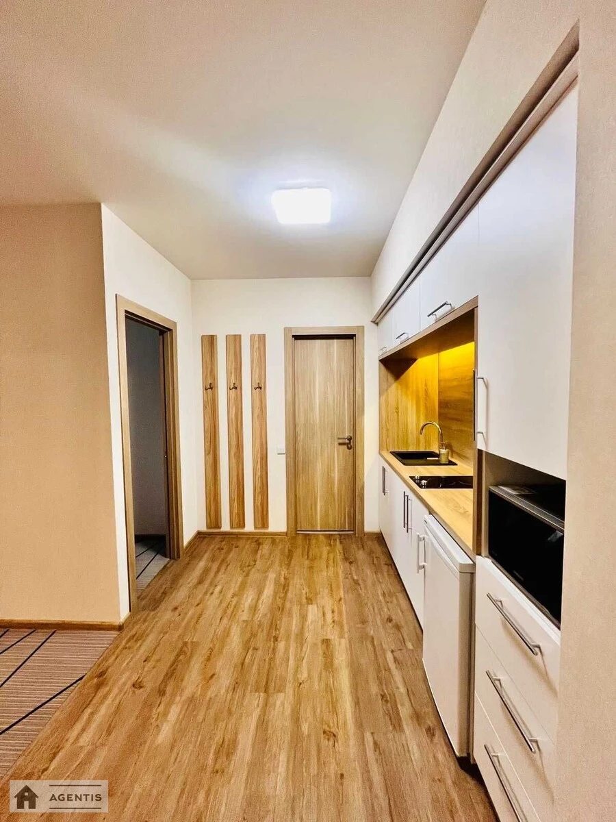 Здам квартиру 2 кімнати, 35 m², 2 пов./4 поверхи. Подільський район, Київ. 