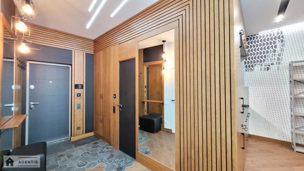 Сдам квартиру 1 комната, 55 m², 6 эт./24 этажа. 28, Василя Тютюнника вул. (Анрі Барбюса), Киев. 