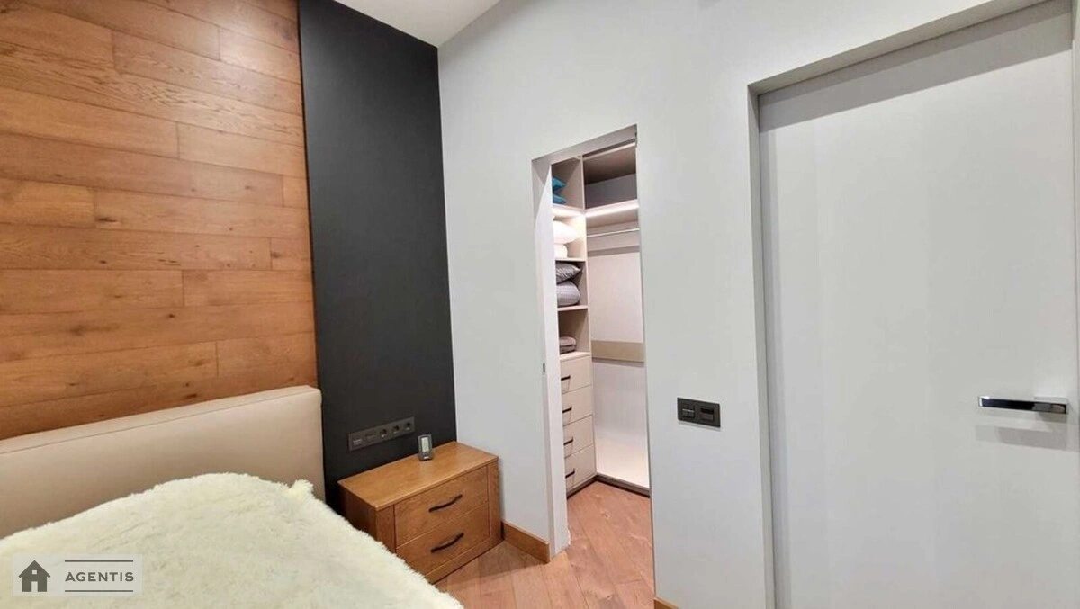 Сдам квартиру 1 комната, 55 m², 6 эт./24 этажа. 28, Василя Тютюнника вул. (Анрі Барбюса), Киев. 