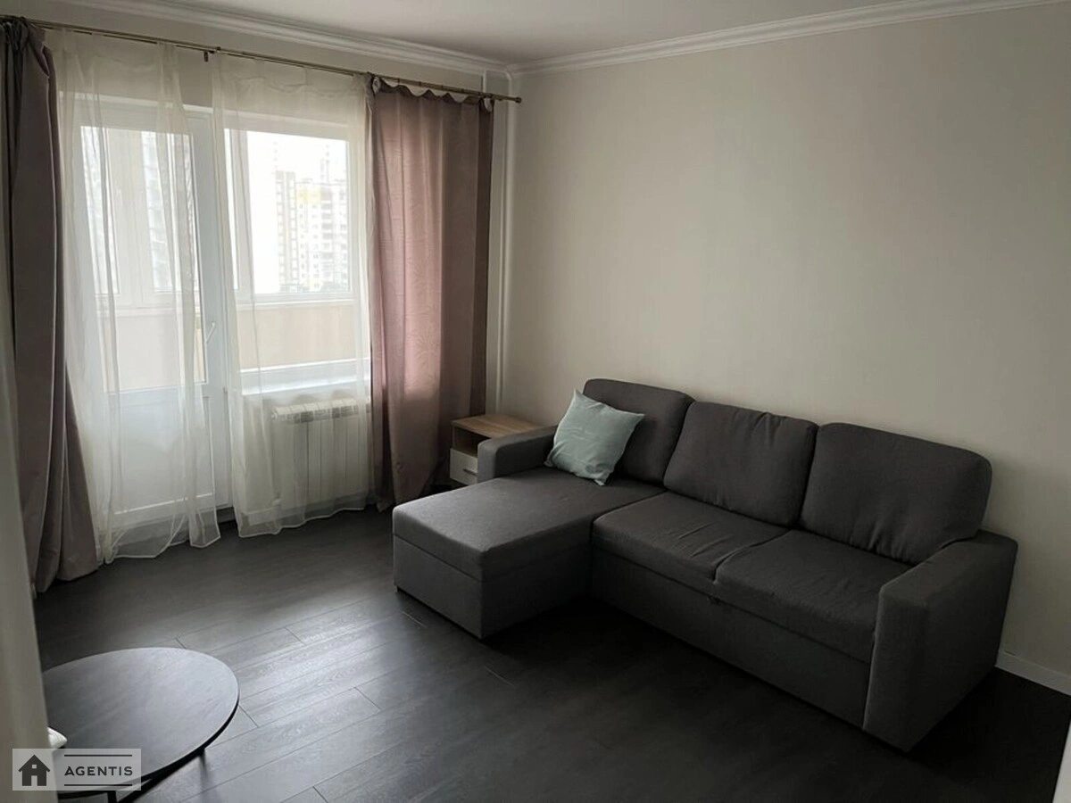 Сдам квартиру 2 комнаты, 56 m², 9 эт./14 этажей. 44, Ревуцкого 44, Киев. 