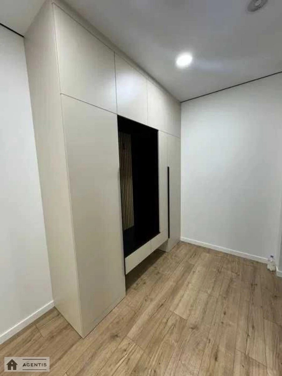 Сдам квартиру 3 комнаты, 72 m², 22 эт./25 этажей. 10, Віктора Некрасова вул. (Північно-Сирецька), Киев. 