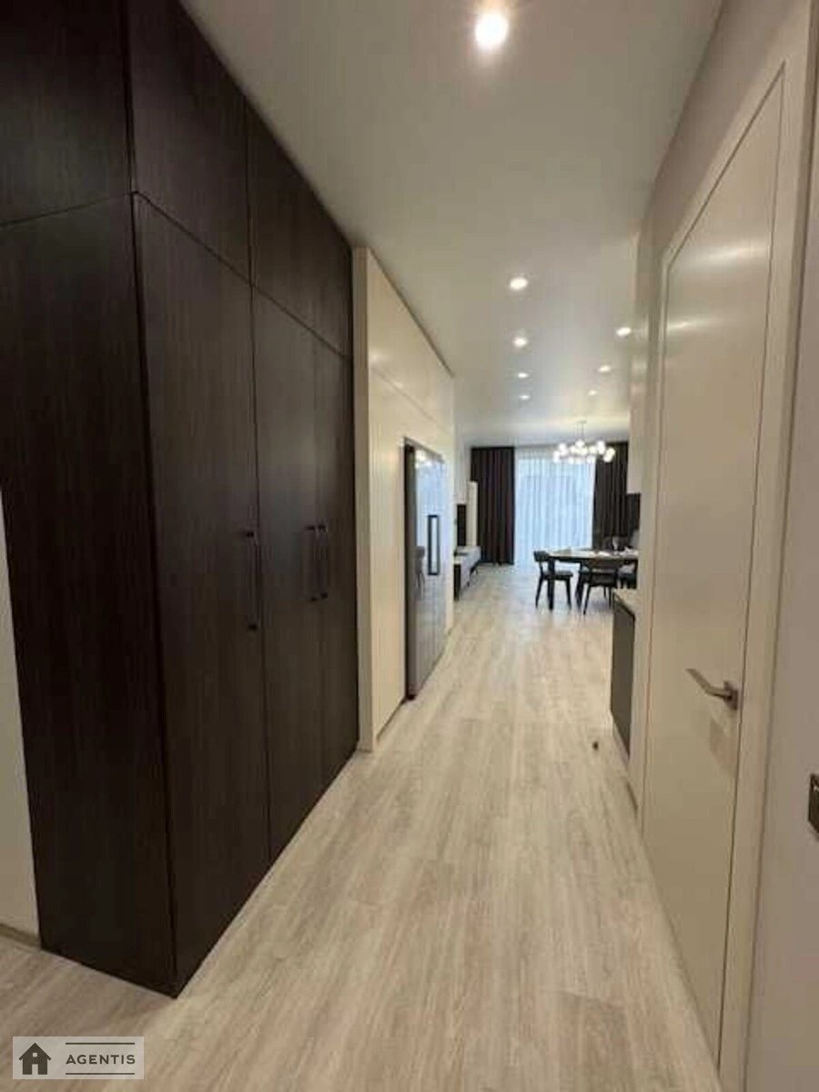 Сдам квартиру 2 комнаты, 129 m², 8 эт./24 этажа. Казимира Малевича вул., Киев. 