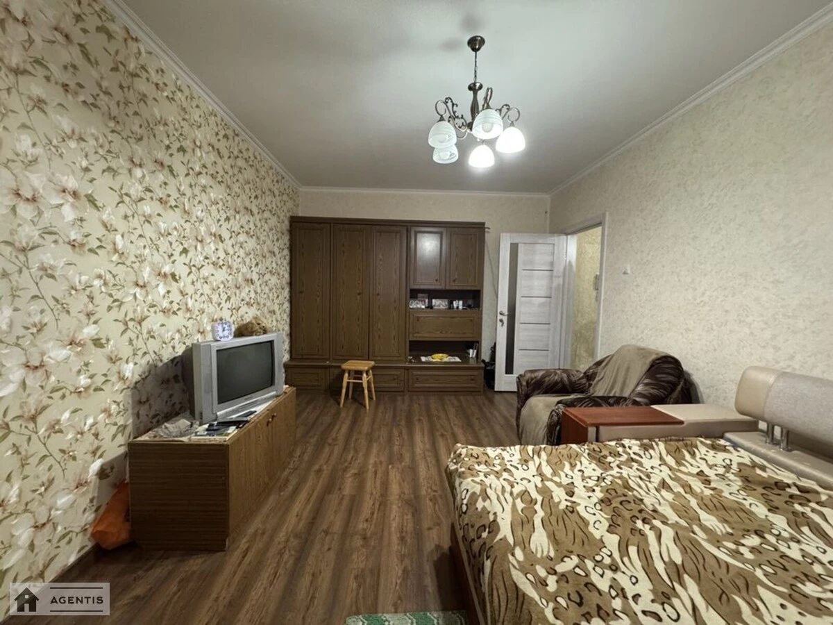 Apartment for rent 1 room, 37 m², 6th fl./9 floors. 36, Zhmerynska 36, Kyiv. 