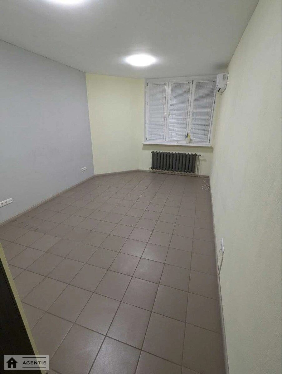 Сдам квартиру 5 комнат, 212 m², 24 эт./36 этажей. 1, Срибнокильская 1, Киев. 