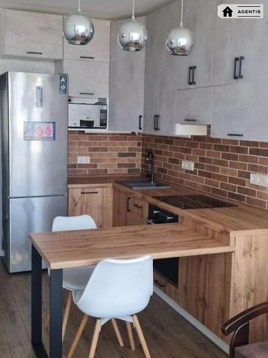 Сдам квартиру 2 комнаты, 42 m², 19 эт./25 этажей. 4, Миколи Гулака вул., Киев. 