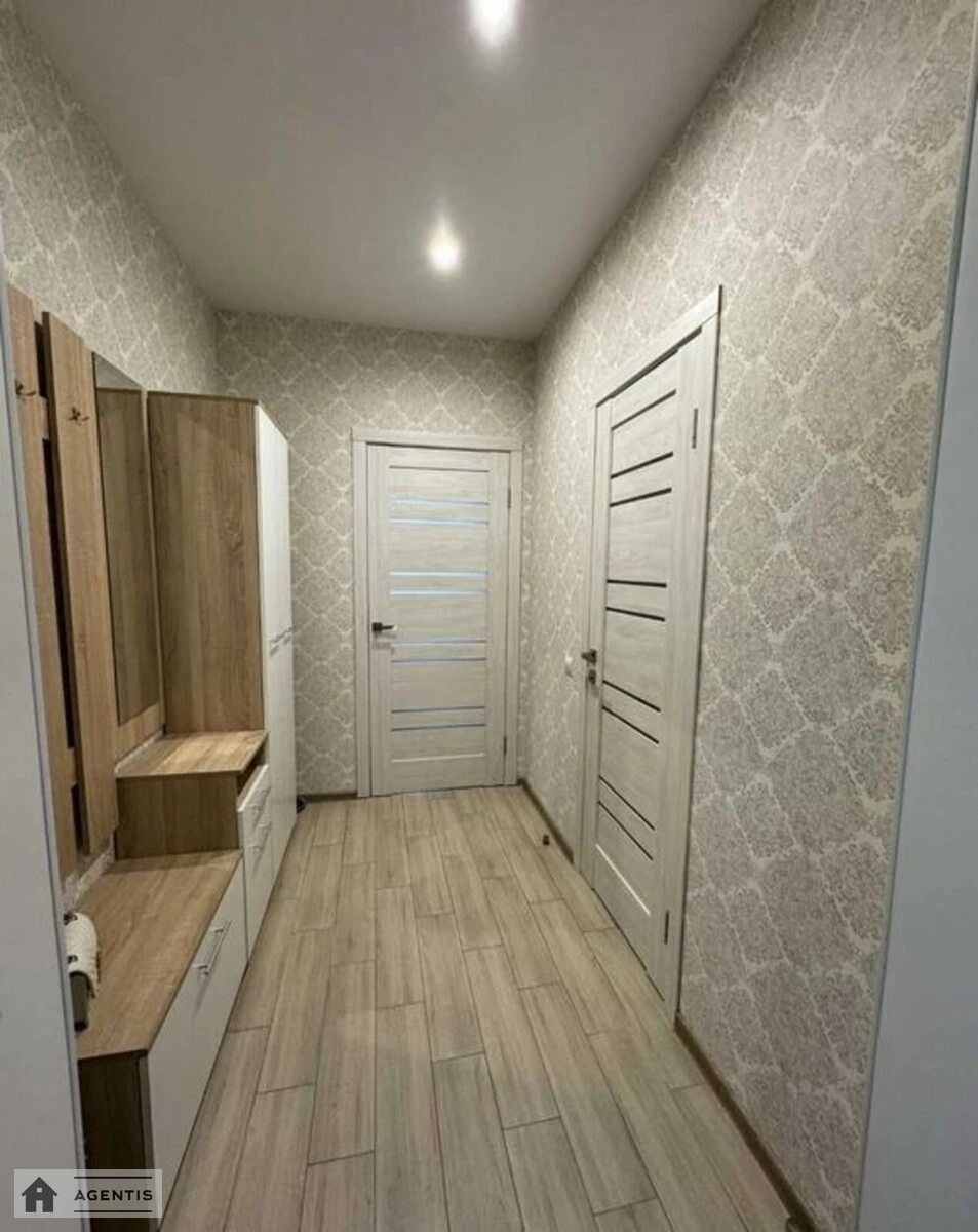 Сдам квартиру 1 комната, 31 m², 5 эт./26 этажей. Каховская, Киев. 