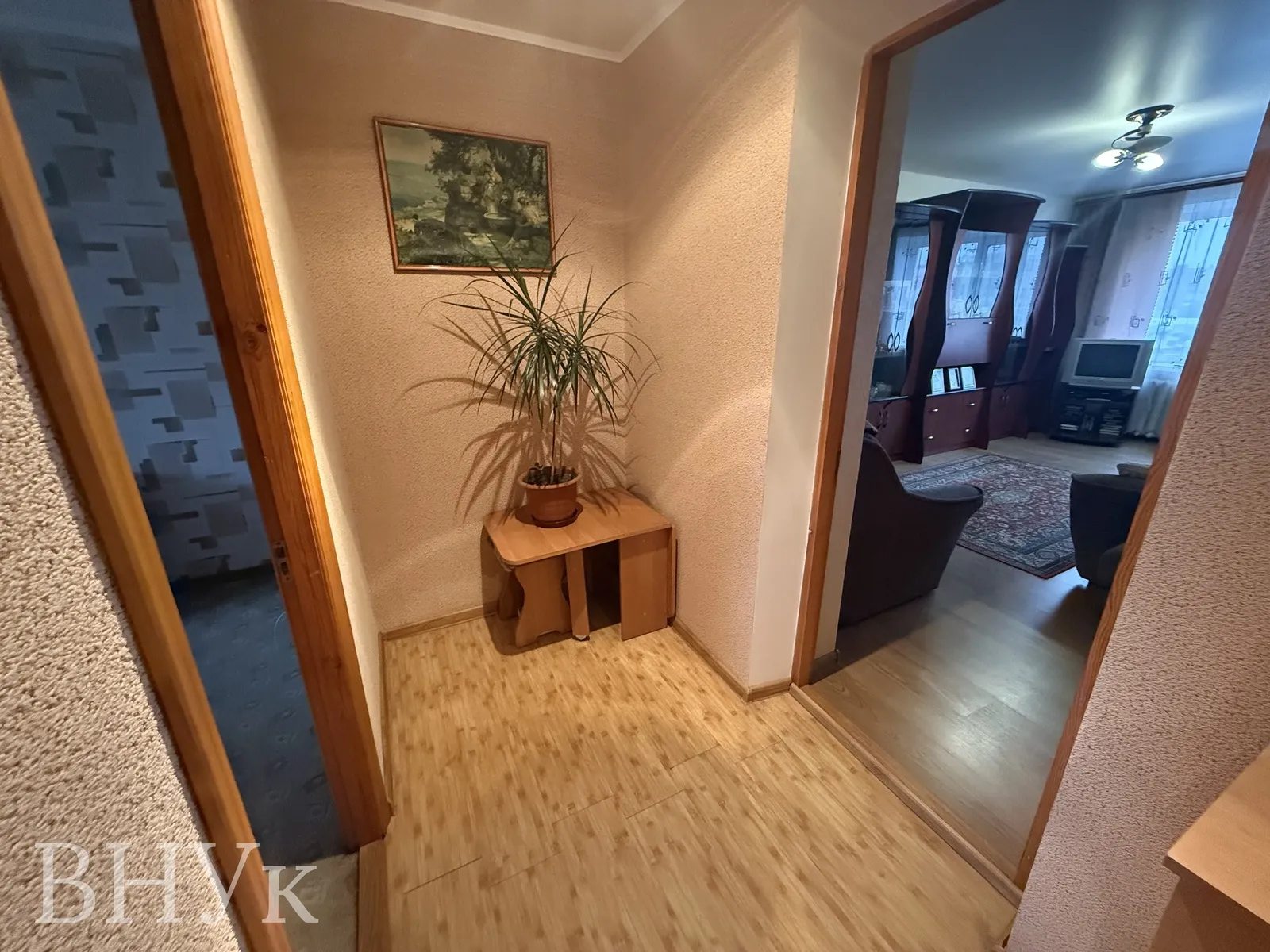 Apartments for sale 2 rooms, 47 m², 4th fl./5 floors. Torhovytsya , Ternopil. 