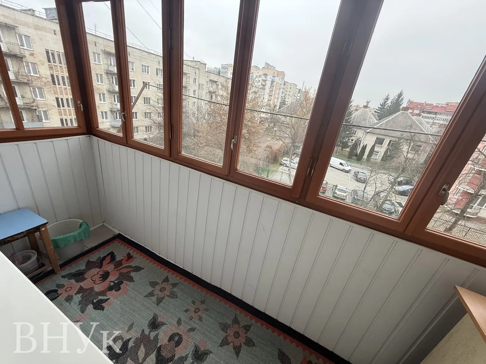 Apartments for sale 2 rooms, 47 m², 4th fl./5 floors. Torhovytsya , Ternopil. 