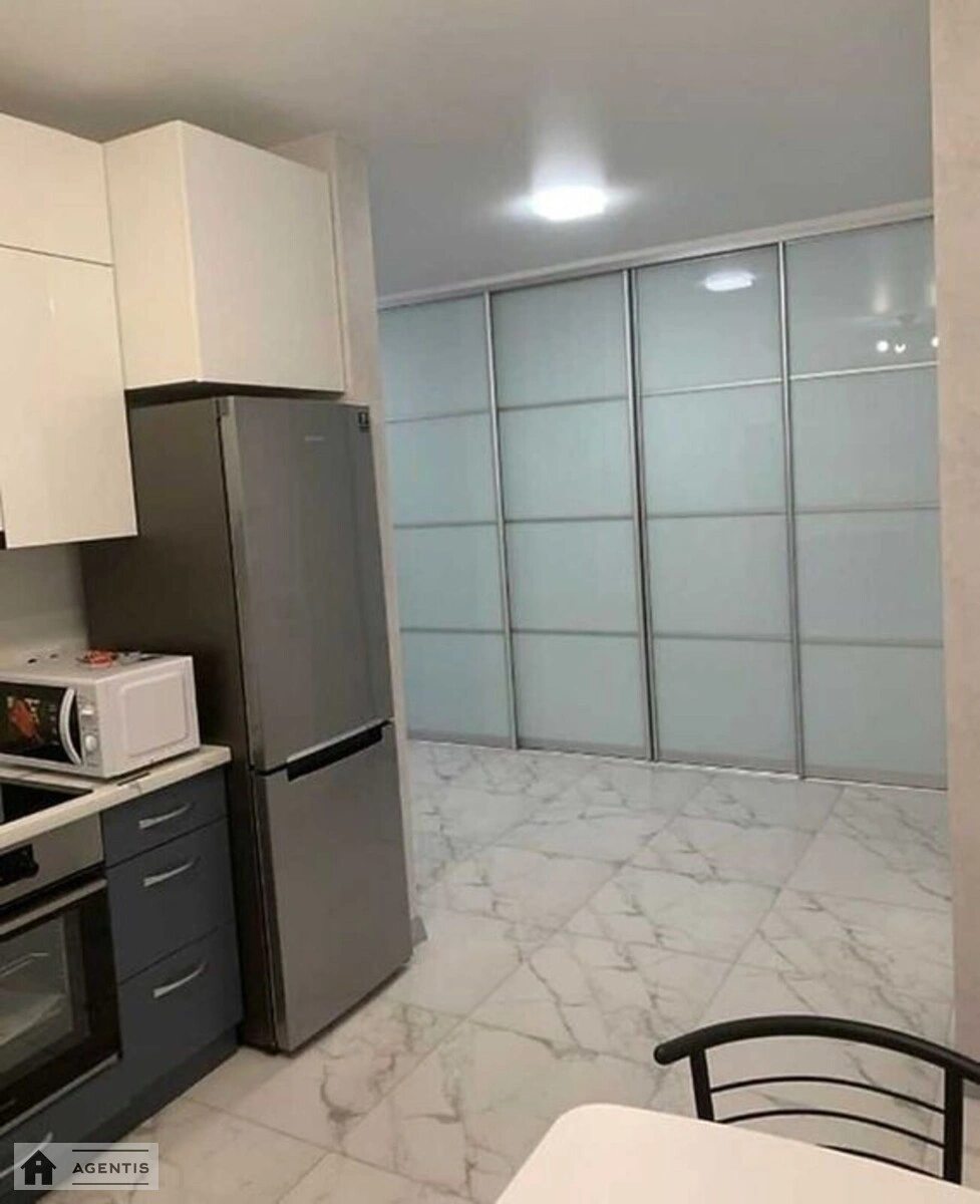 Сдам квартиру 2 комнаты, 62 m², 10 эт./20 этажей. 55, Берестейський просп. (Перемоги), Киев. 