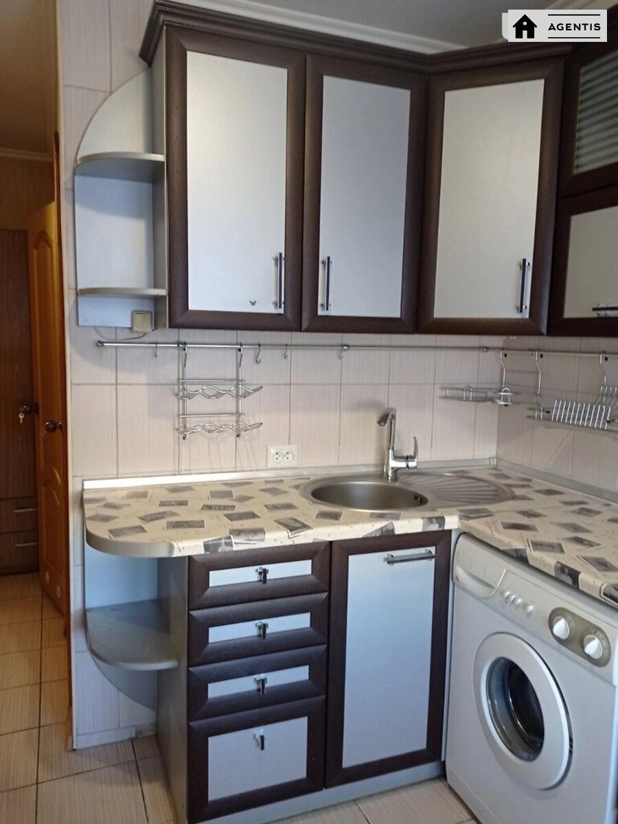 Здам квартиру 1 кімната, 36 m², 6 пов./9 поверхів. 24, Березняківська 24, Київ. 