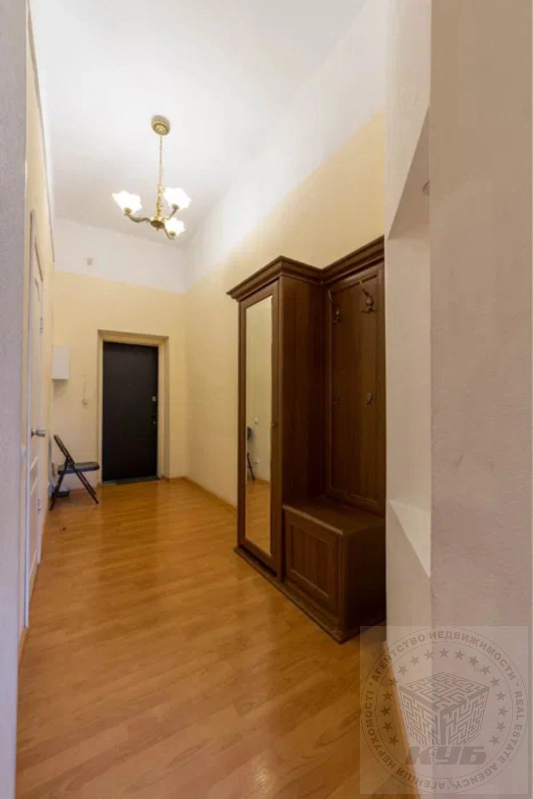 Apartments for sale 1 room, 451 m², 3rd fl./5 floors. 16, Mala Zhytomirska 16, Kyiv. 