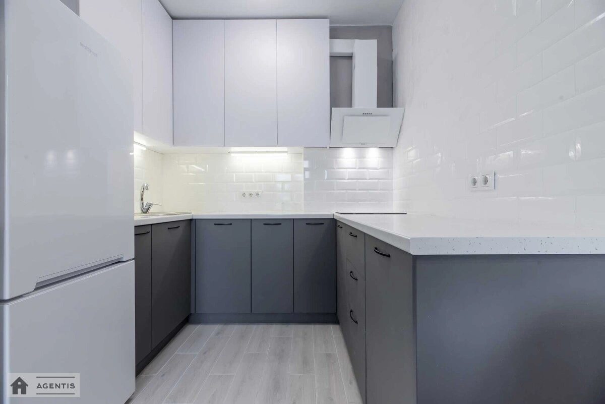 Здам квартиру 1 кімната, 37 m², 4 пов./4 поверхи. Івана Білика вул., Київ. 