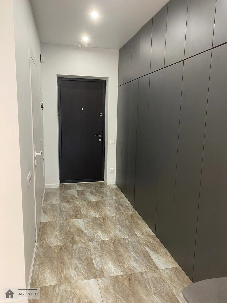 Здам квартиру 3 кімнати, 80 m², 7 пов./25 поверхів. Предславинська, Київ. 