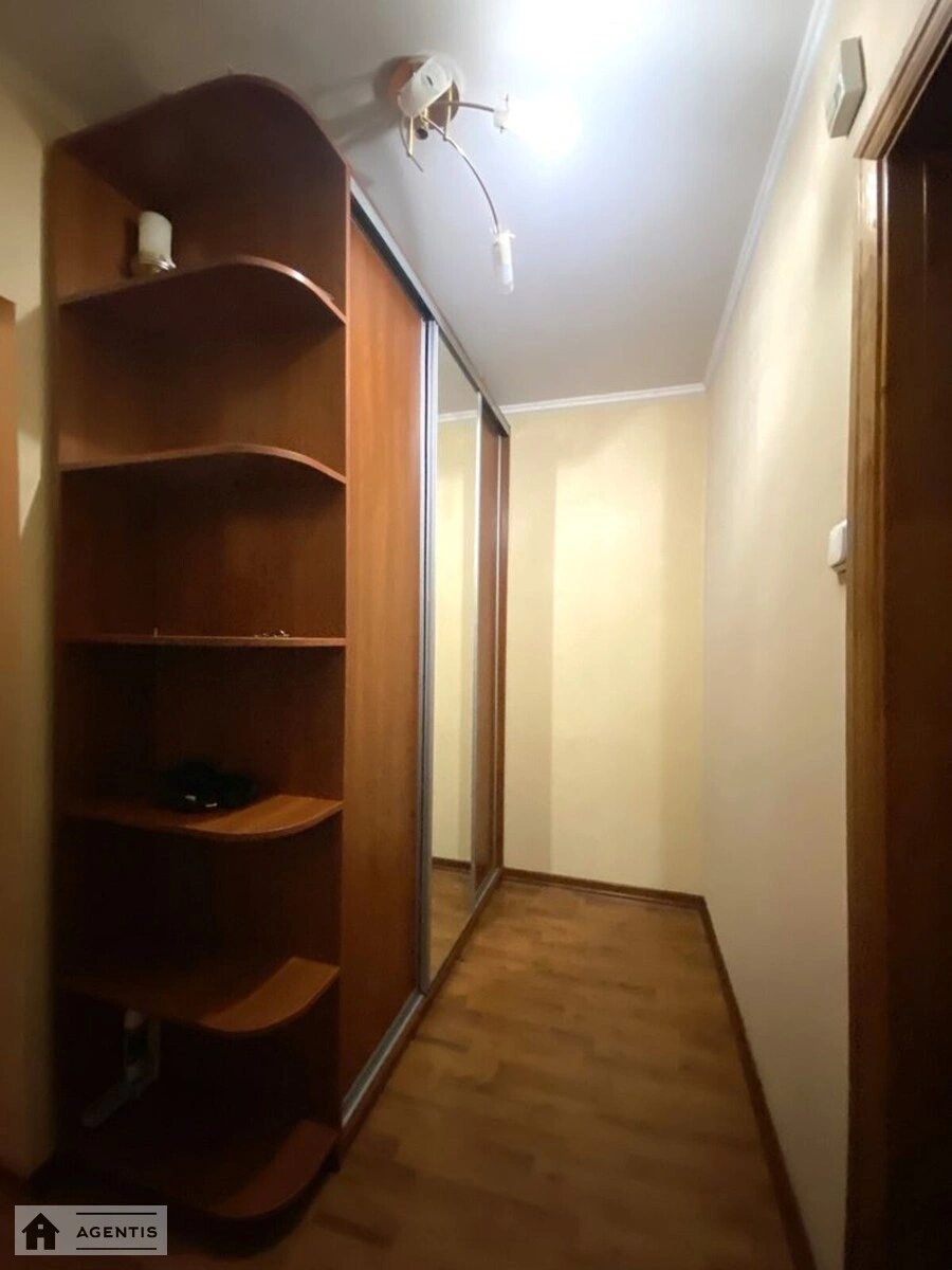 Здам квартиру 1 кімната, 42 m², 8 пов./19 поверхів. 1, Драгоманова 1, Київ. 