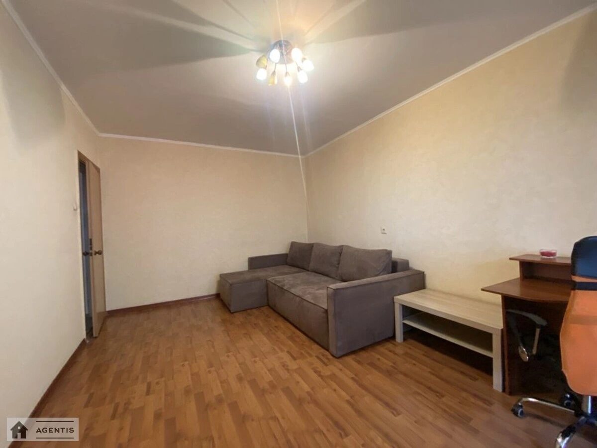 Здам квартиру 1 кімната, 42 m², 8 пов./19 поверхів. 1, Драгоманова 1, Київ. 