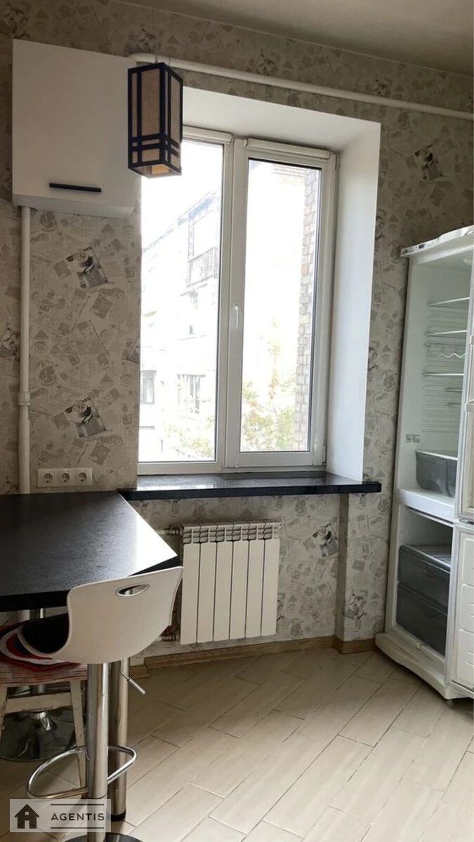 Здам квартиру 2 кімнати, 48 m², 3 пов./3 поверхи. 35, Науки 35, Київ. 