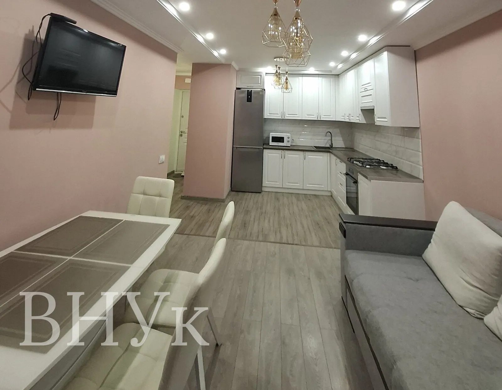 Продаж квартири 1 кімната, 45 m², 4 пов./10 поверхів. Микулинецька вул., Тернопіль. 