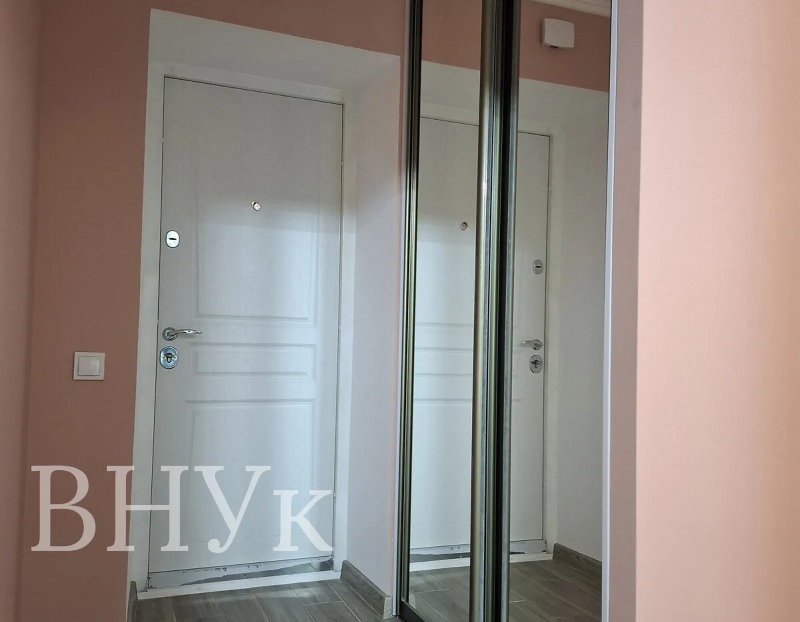 Продаж квартири 1 кімната, 45 m², 4 пов./10 поверхів. Микулинецька вул., Тернопіль. 