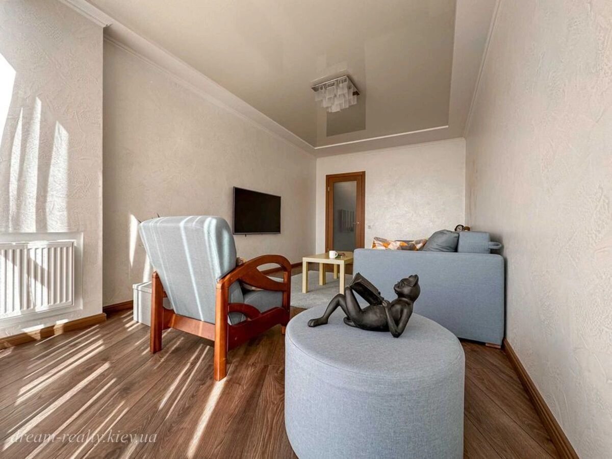 Apartment for rent 2 rooms, 65 m², 6th fl./22 floors. 89, Kazymyra Malevycha vul., Kyiv. 