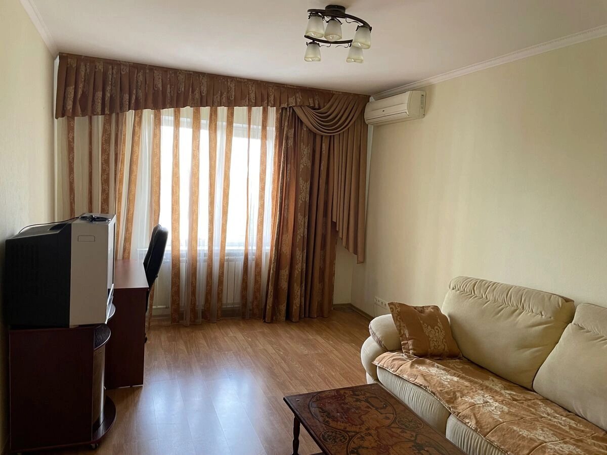 Продаж квартири 2 кімнати, 63 m², 5 пов./15 поверхів. 12, Федора Ернста вул., Київ. 