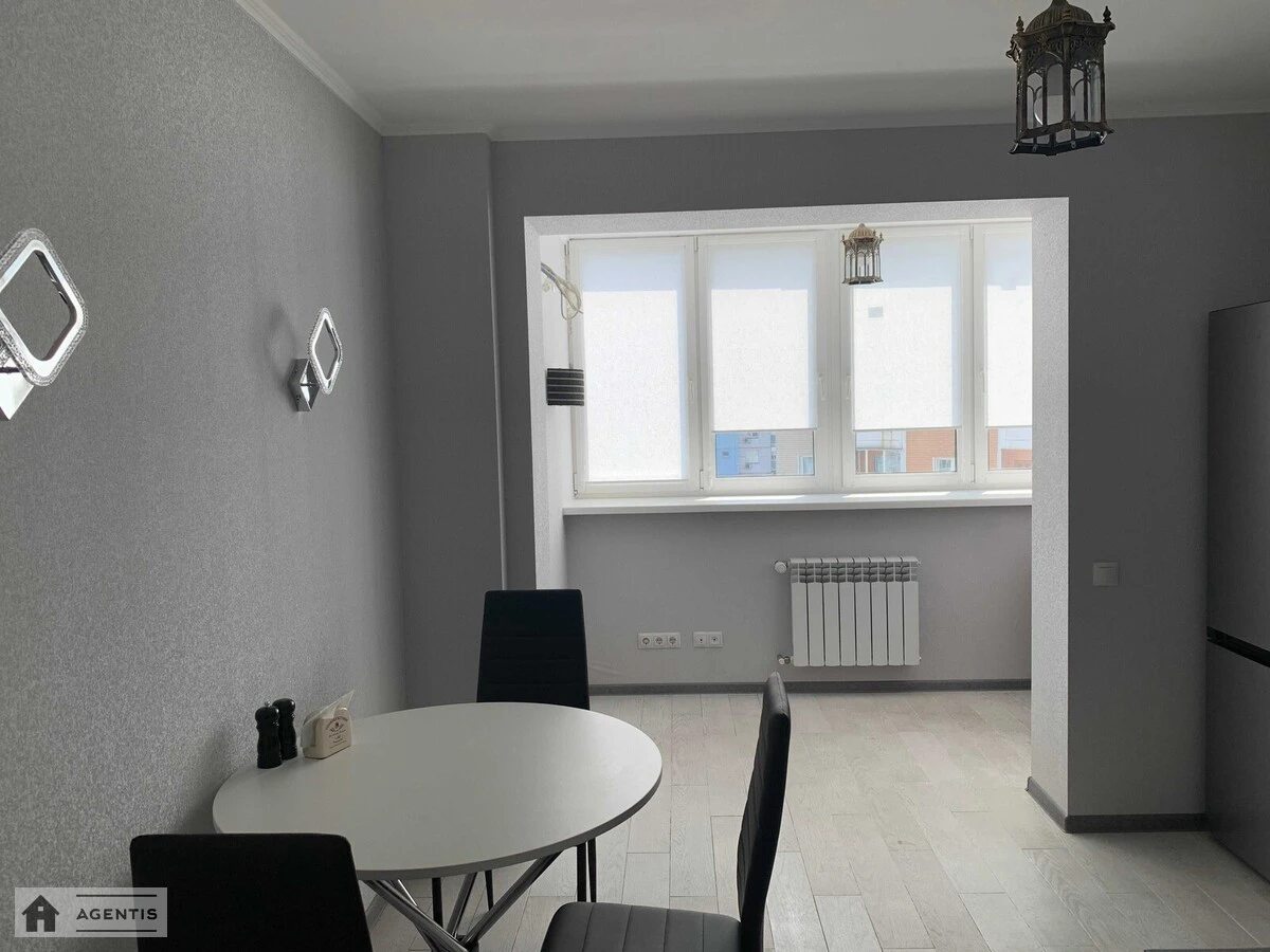 Сдам квартиру 1 комната, 45 m², 17 эт./19 этажей. Дарницкий район, Киев. 