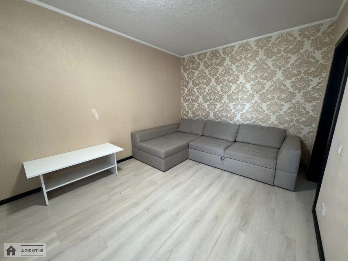 Apartment for rent 3 rooms, 95 m², 12th fl./22 floors. 19, Urlivska 19, Kyiv. 