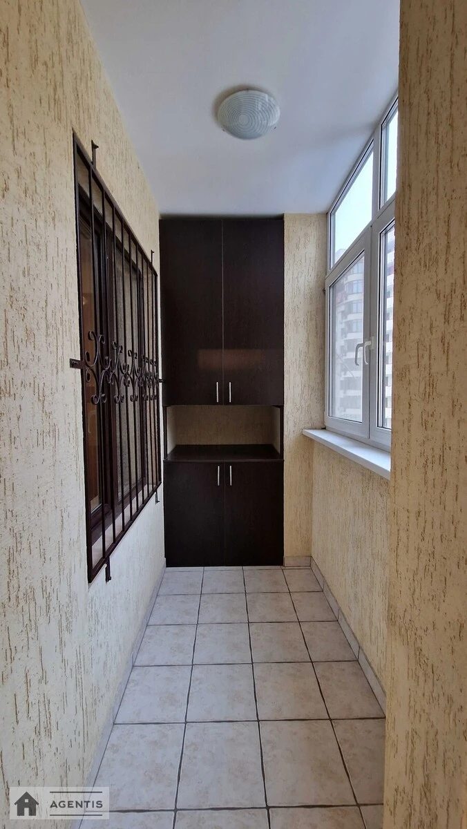 Сдам квартиру 5 комнат, 170 m², 5 эт./25 этажей. 69, Дмитриевская 69, Киев. 