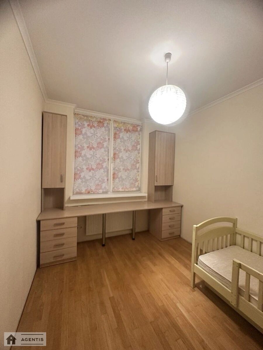 Сдам квартиру 2 комнаты, 43 m², 13 эт./18 этажей. Голосеевский район, Киев. 